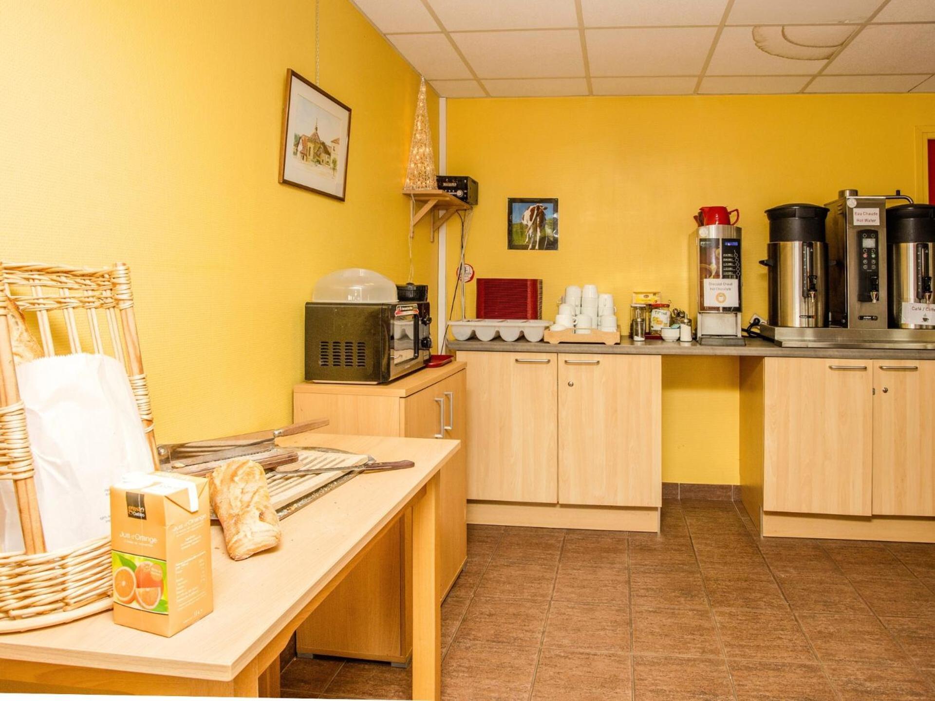Auberge De Jeunesse Hi 퐁타를리에 외부 사진